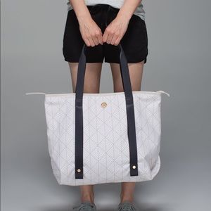 lululemon Summer Lovin’ Tote